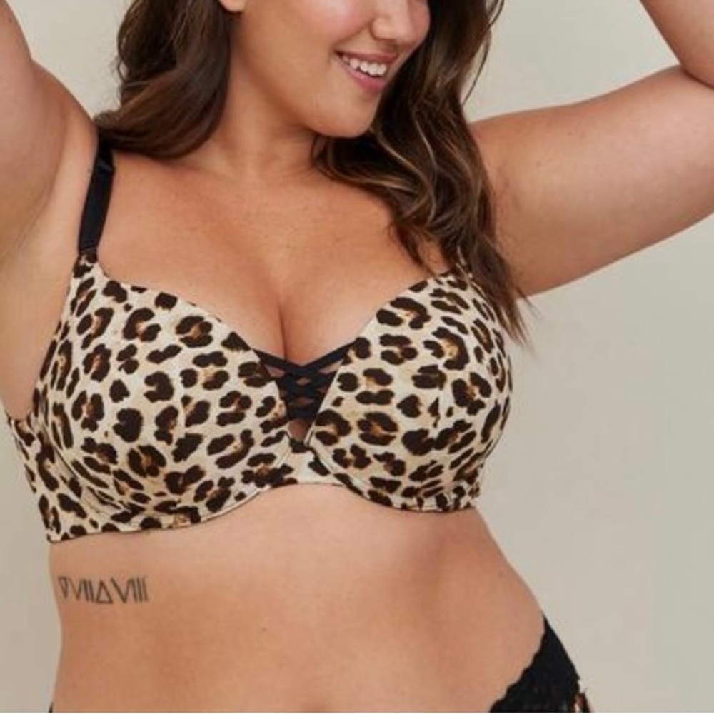 Torrid XO Plunge Smooth 360° Back Smoothing® Bra